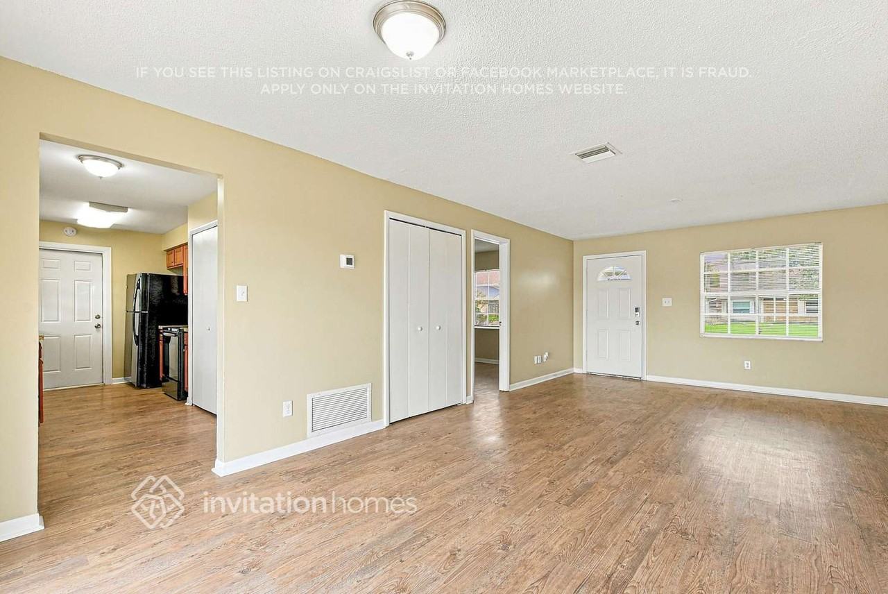 896 Mckenny Ave - Photo 7 of 17