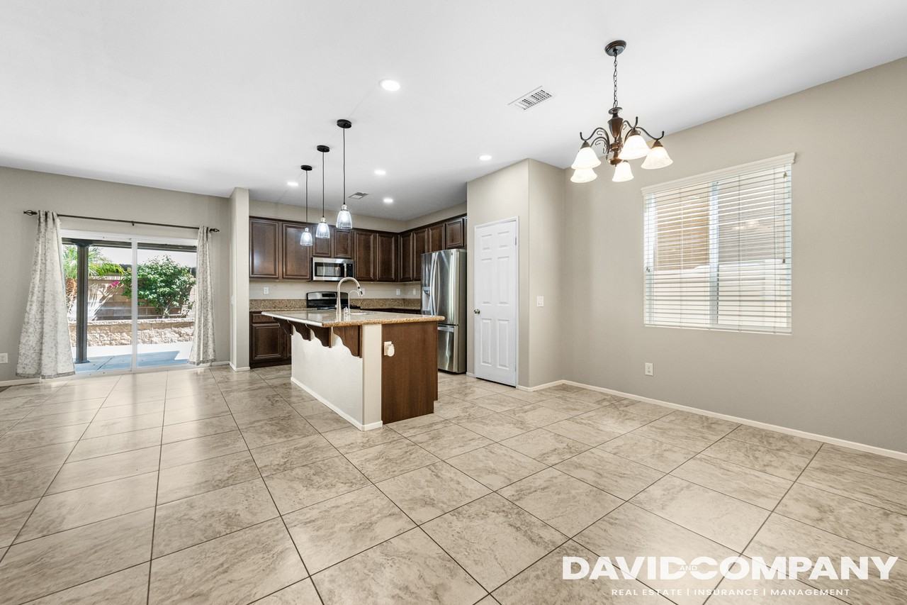 1105 N Yucca Ave #1 - Photo 3 of 33