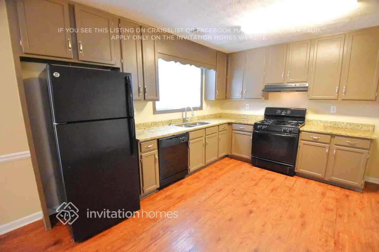 2795A Coventry Grn Se - Photo 3 of 14