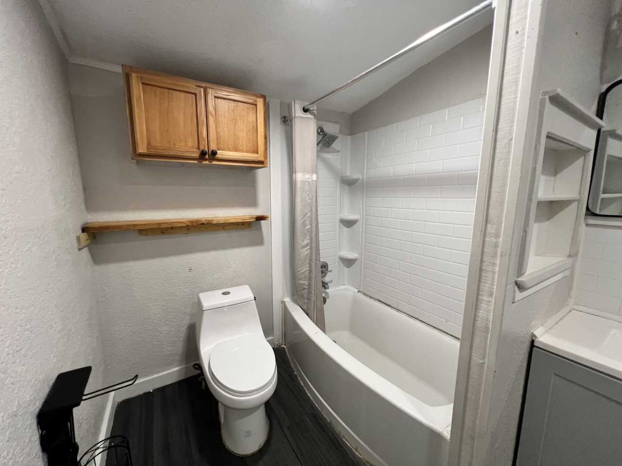 2713 Peters St #1 - Photo 5 of 11