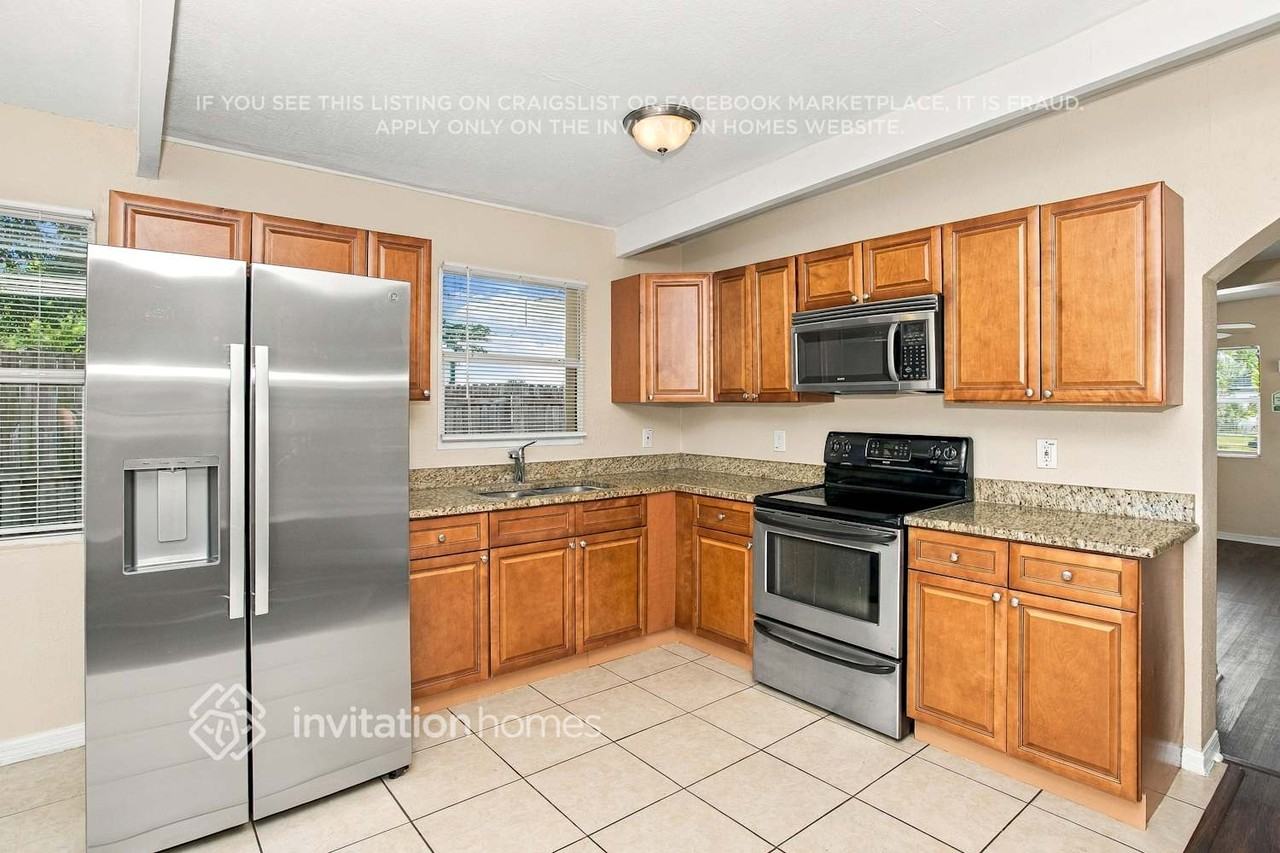 5620 86th Ave N - Photo 5 of 17