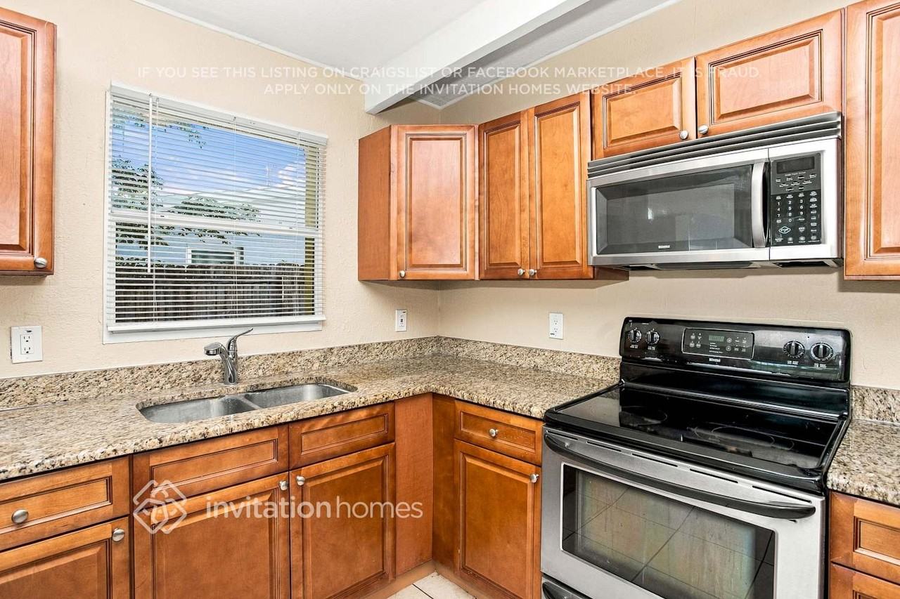 5620 86th Ave N - Photo 6 of 17