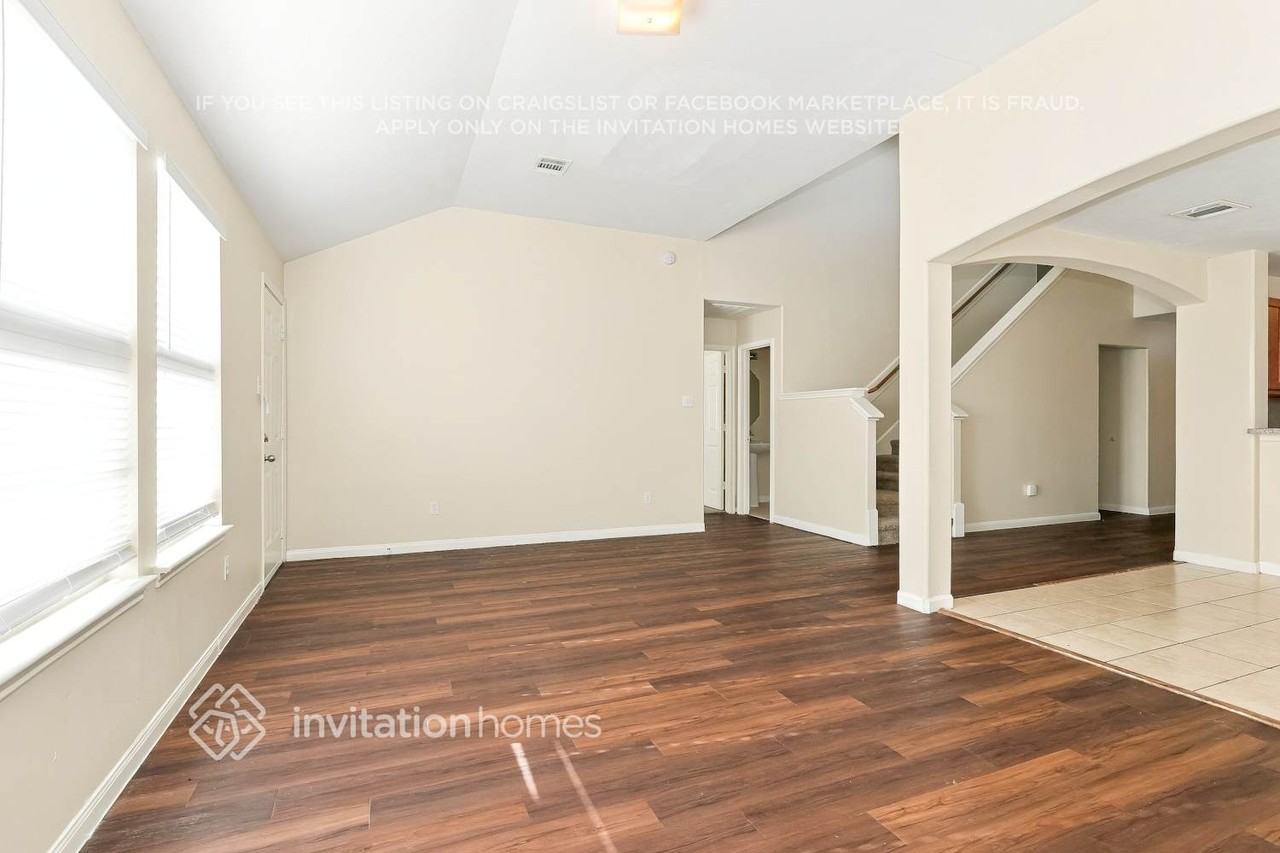 15802 Parmley Creek Ct - Photo 6 of 17