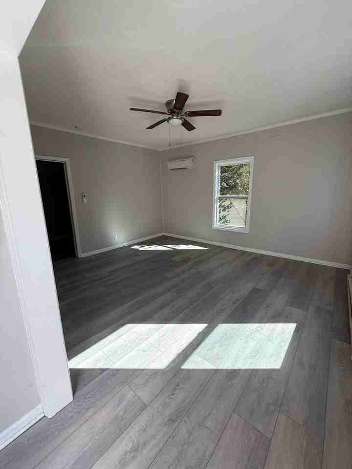 118 W Carolina Ave #1 - Photo 5 of 6