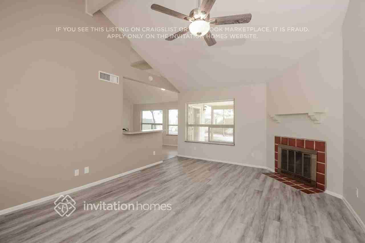 20609 N 21st Ave - Photo 3 of 15