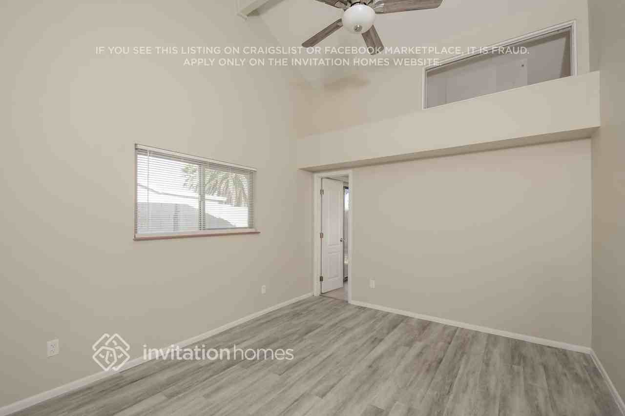 20609 N 21st Ave - Photo 7 of 15
