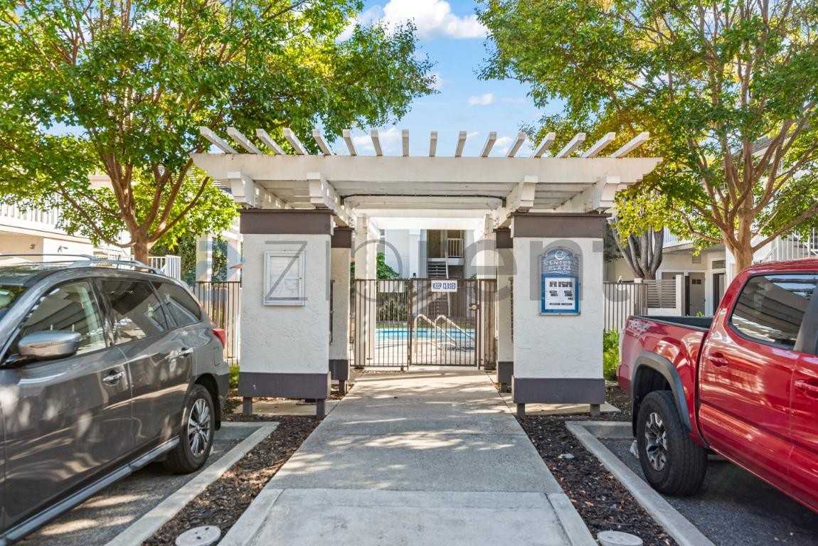 2968 Moorpark Ave #17