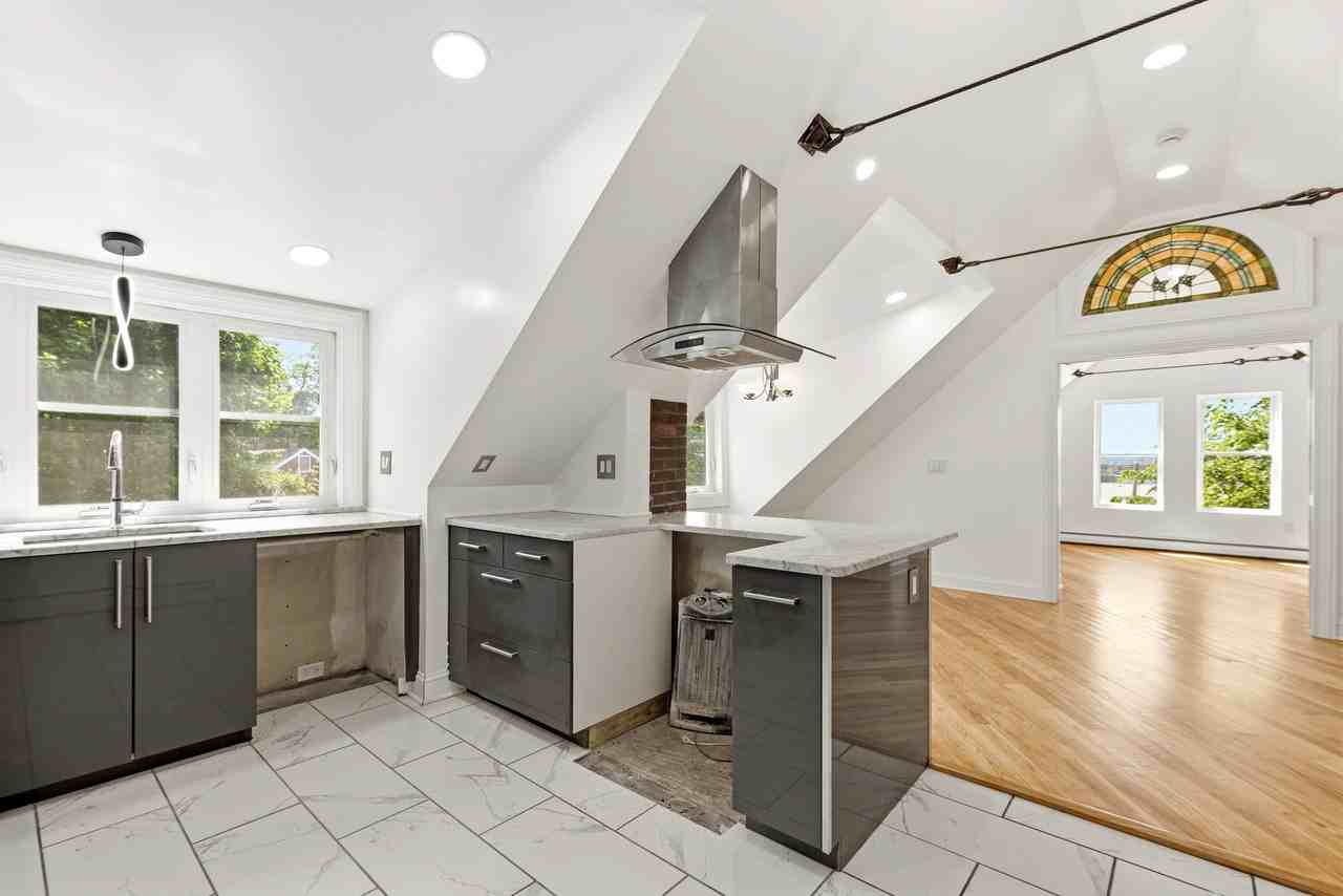 481 Danforth St #3 - Photo 3 of 27