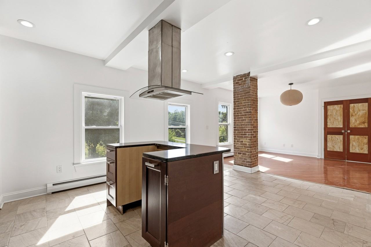 481 Danforth St #2 - Photo 4 of 32