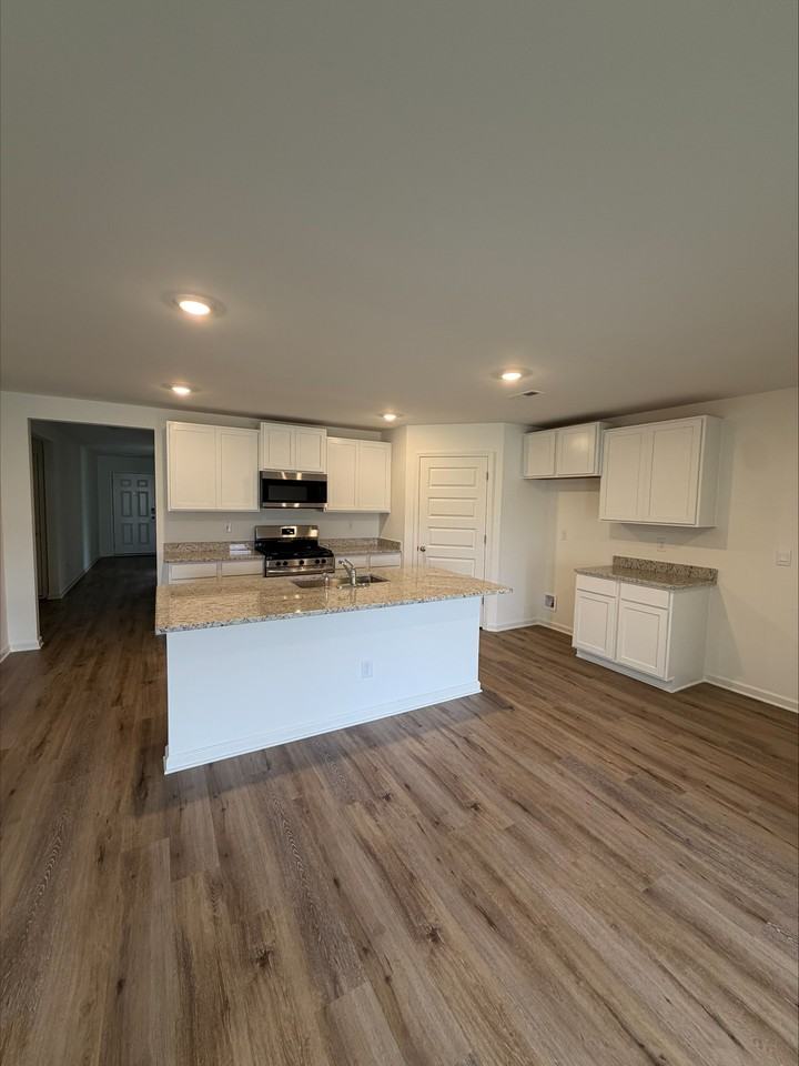 1140 Waverly Ln Sw #1 - Photo 3 of 10