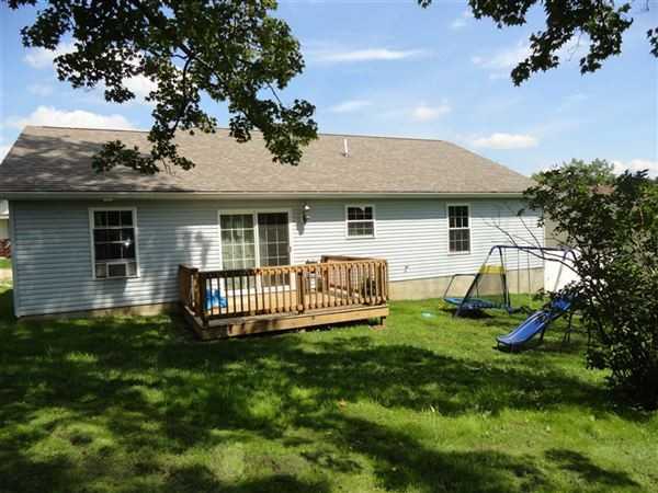 374 S Lincoln Ave - Photo 3 of 9