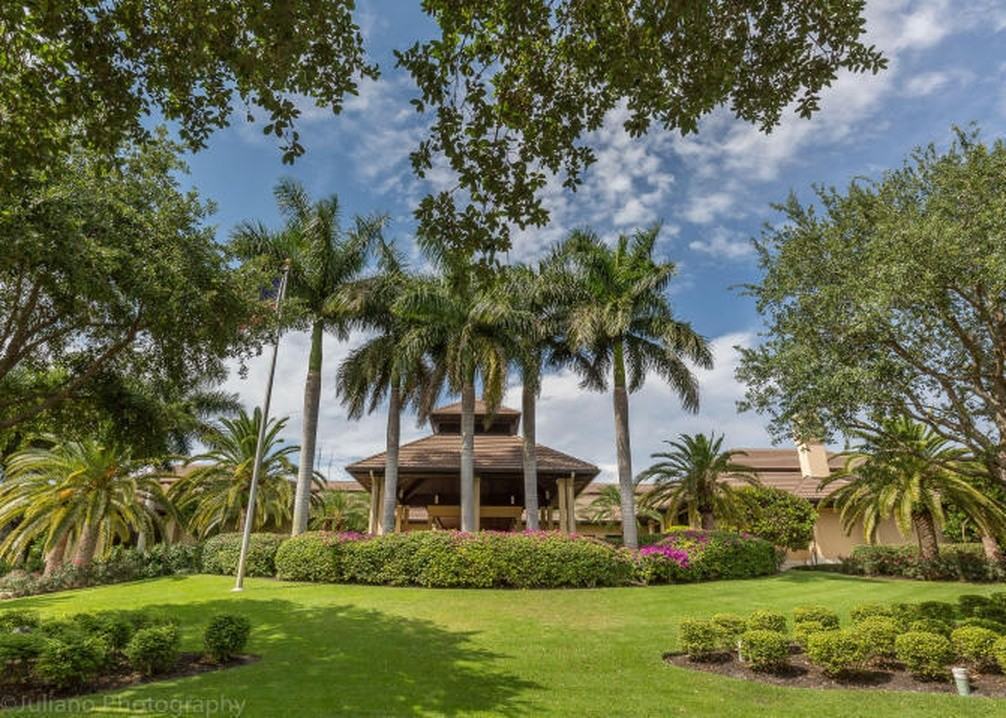 21126 Hamlin Dr - Photo 2 of 8