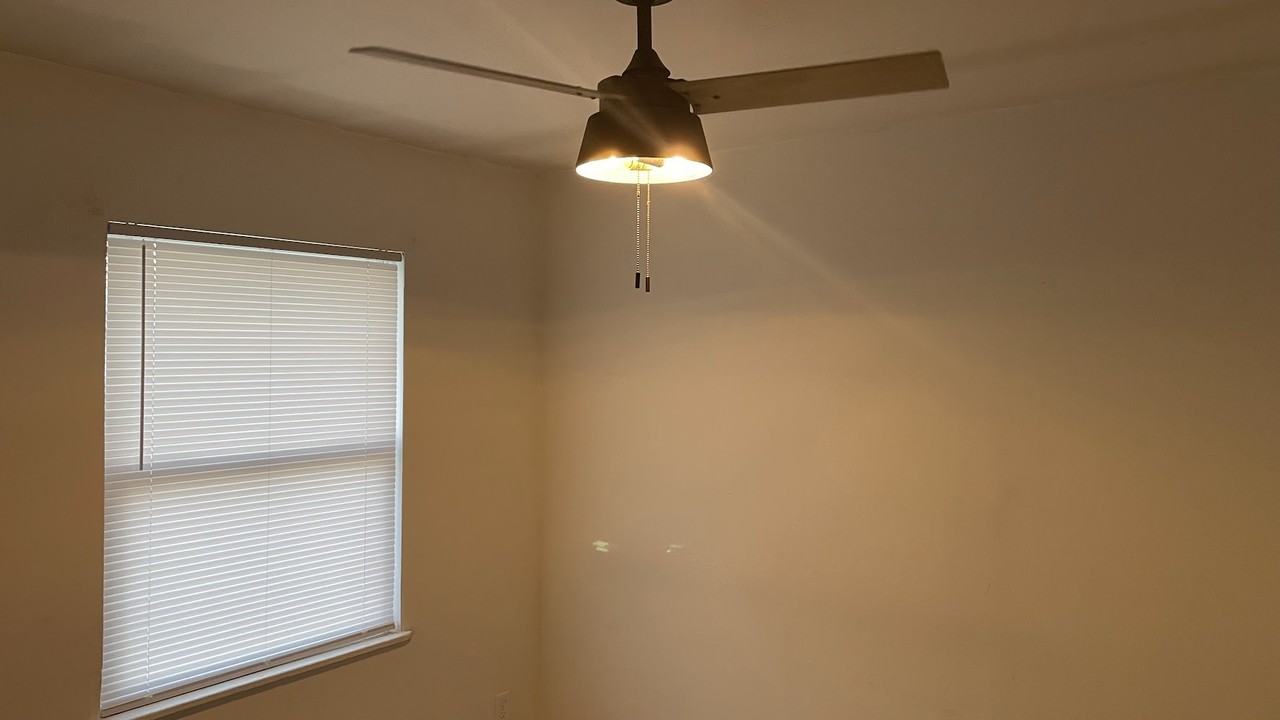 1269 Farley Dr - Photo 5 of 8
