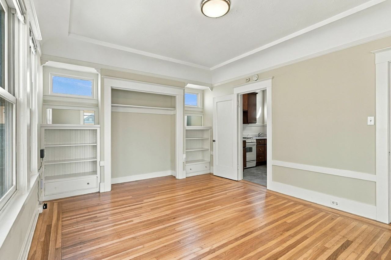 492 2nd Ave - Photo 4 of 27