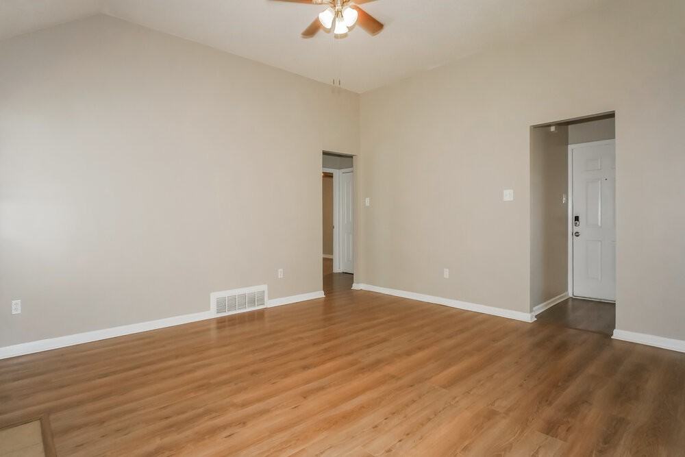 435 Tate Dr - Photo 5 of 17
