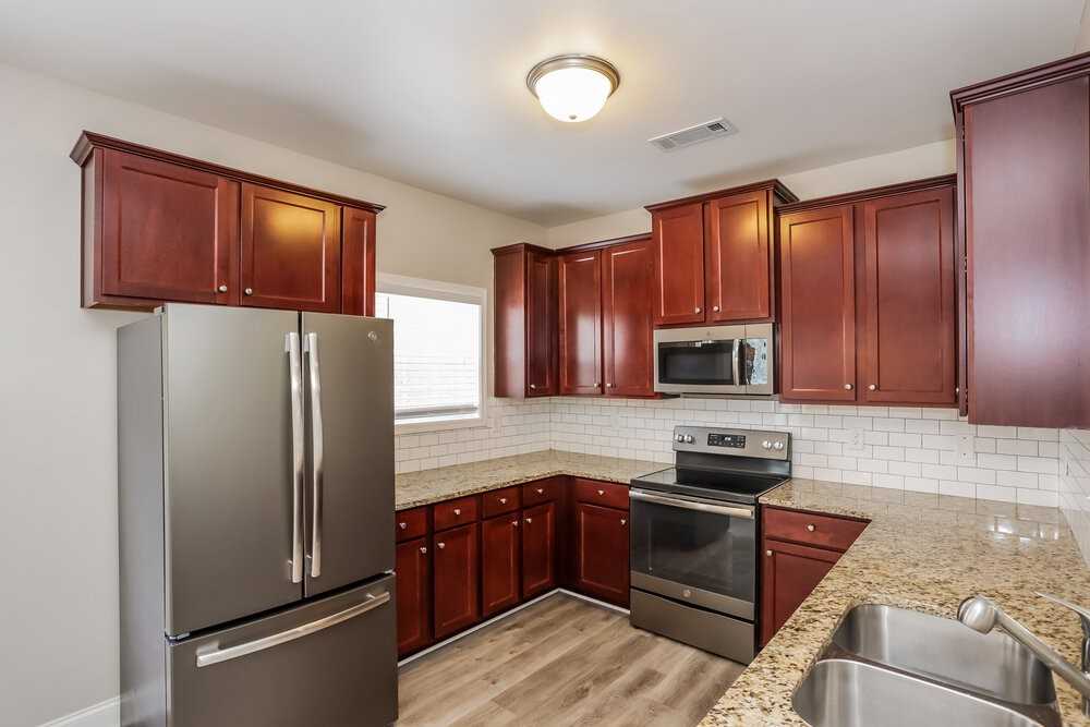 172 Tyre Dr - Photo 7 of 17