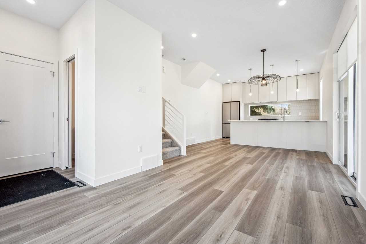 7132 93 St Nw - Photo 4 of 17