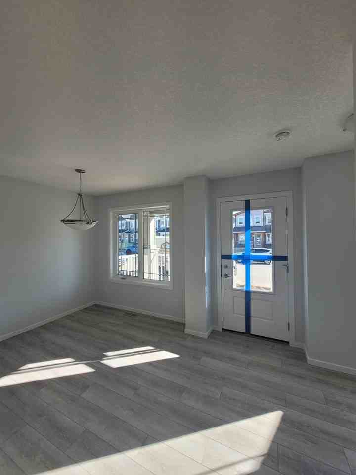 64 Cityside Grove Ne - Photo 3 of 16