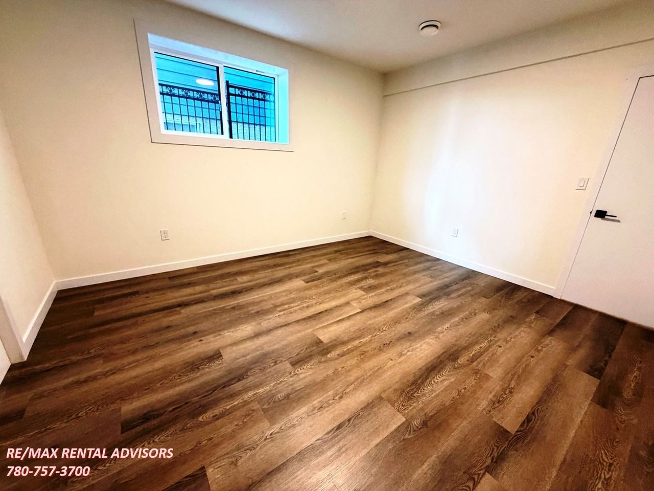 1550 Howes Pl Sw - Photo 6 of 12