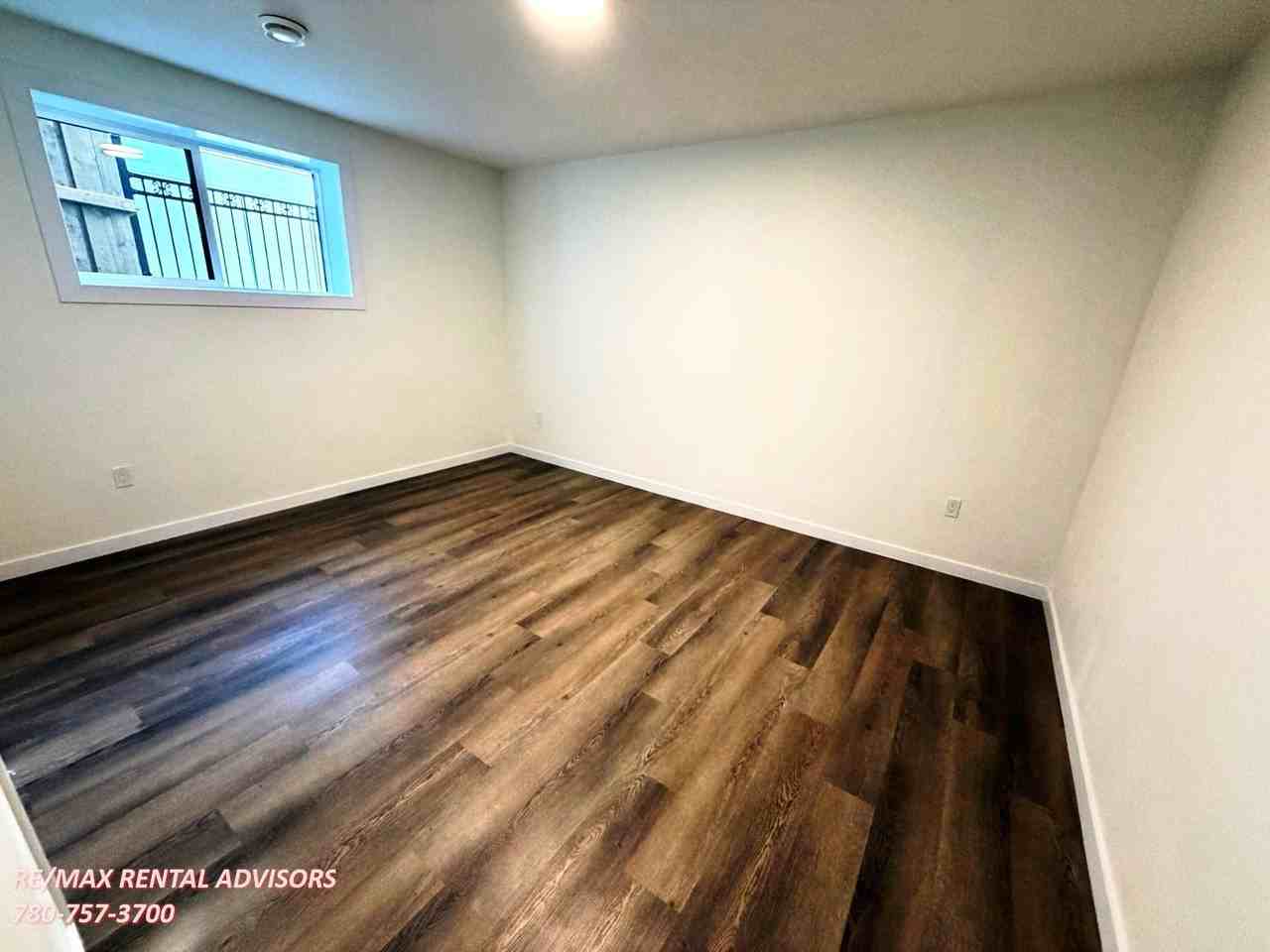 1550 Howes Pl Sw - Photo 7 of 12
