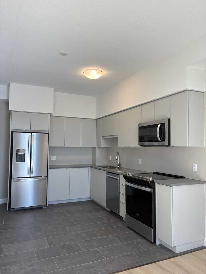 93 Arthur St S - Photo 4 of 17