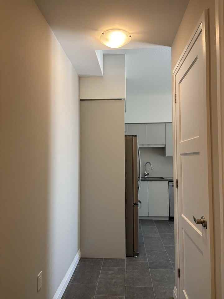 93 Arthur St S - Photo 7 of 17