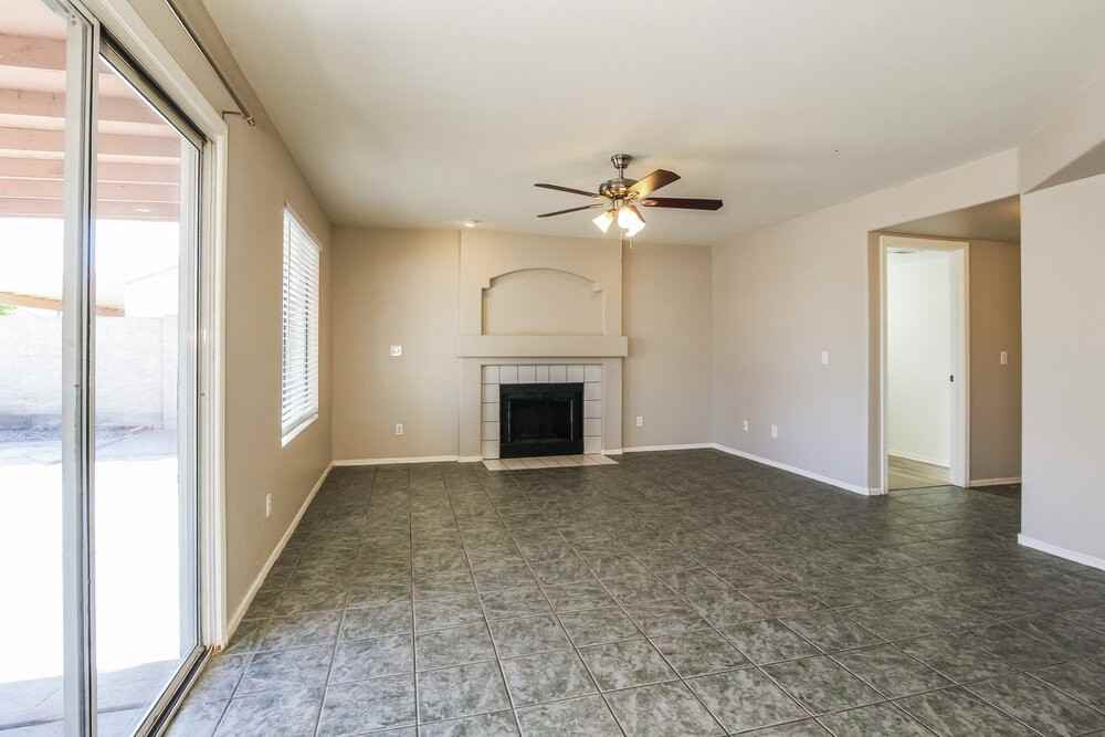 8642 W Alvarado Rd - Photo 5 of 17