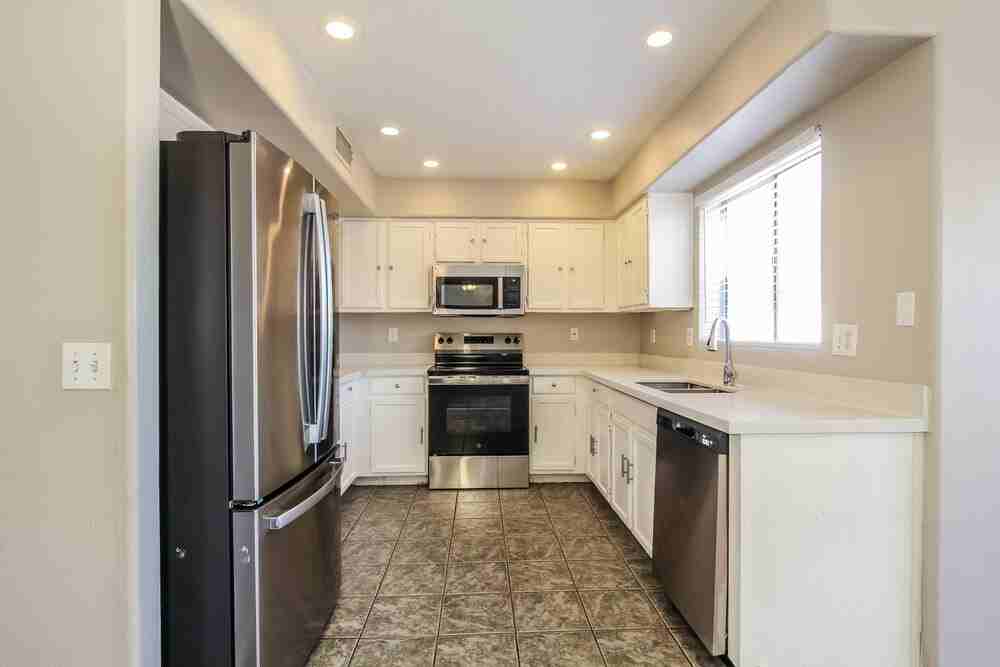 8642 W Alvarado Rd - Photo 6 of 17