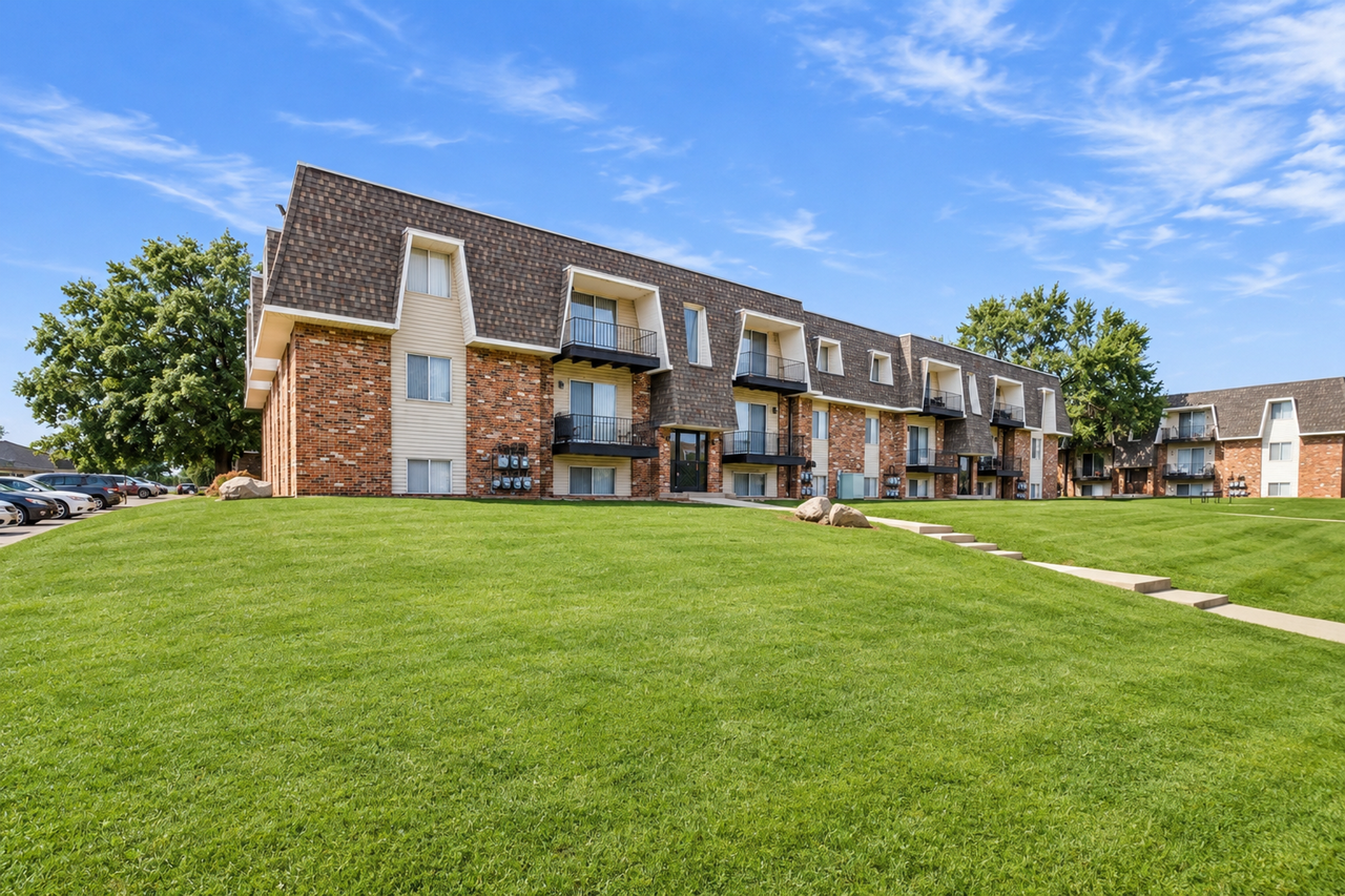Edgemont Park Apartments - Photo 3 of 39
