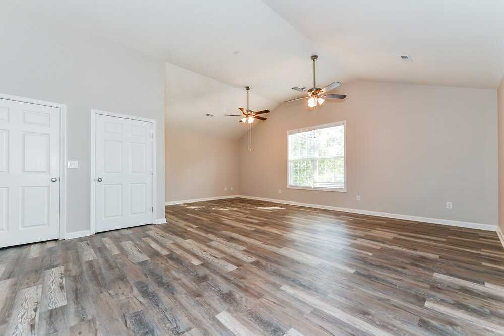 2920 Bragg Ct - Photo 4 of 17