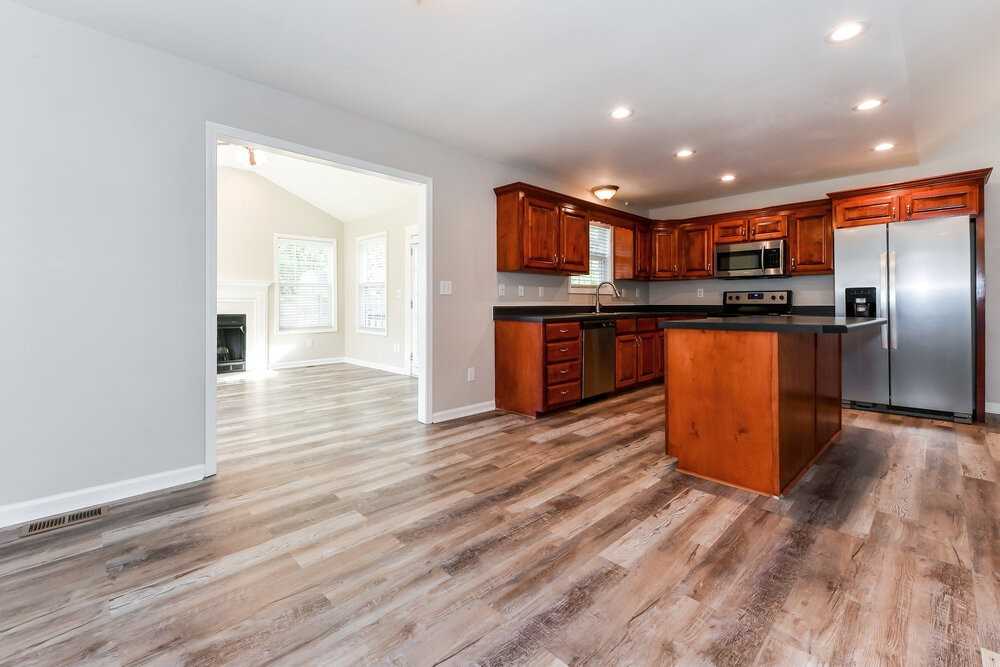 2920 Bragg Ct - Photo 7 of 17