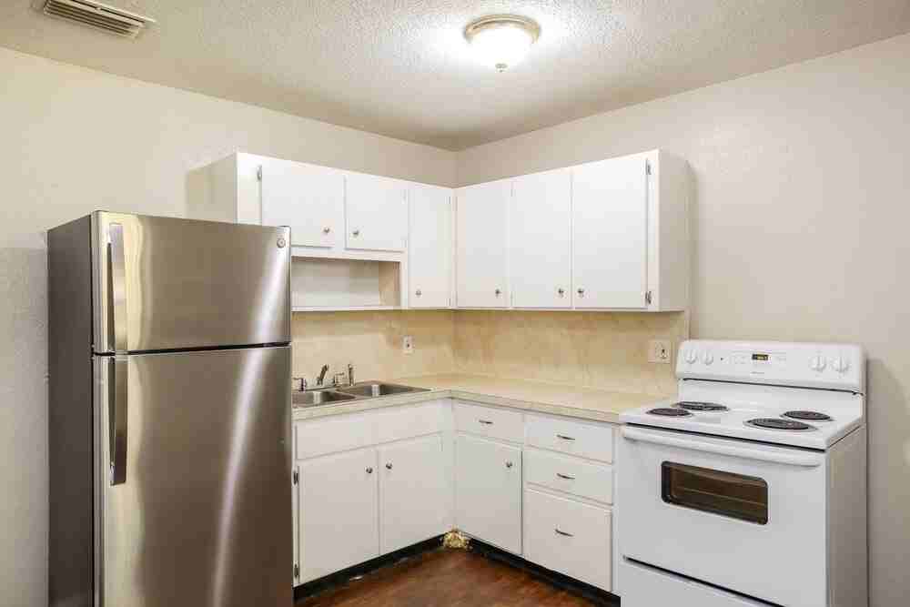 6812 Hawkins Ct - Photo 7 of 16