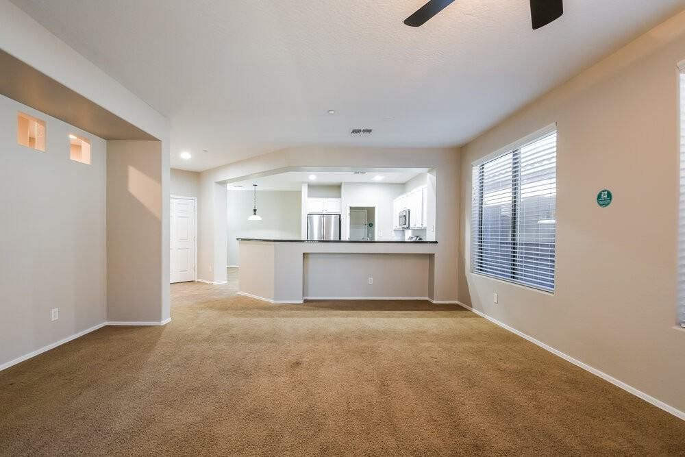 41113 N Prestancia Dr - Photo 4 of 16