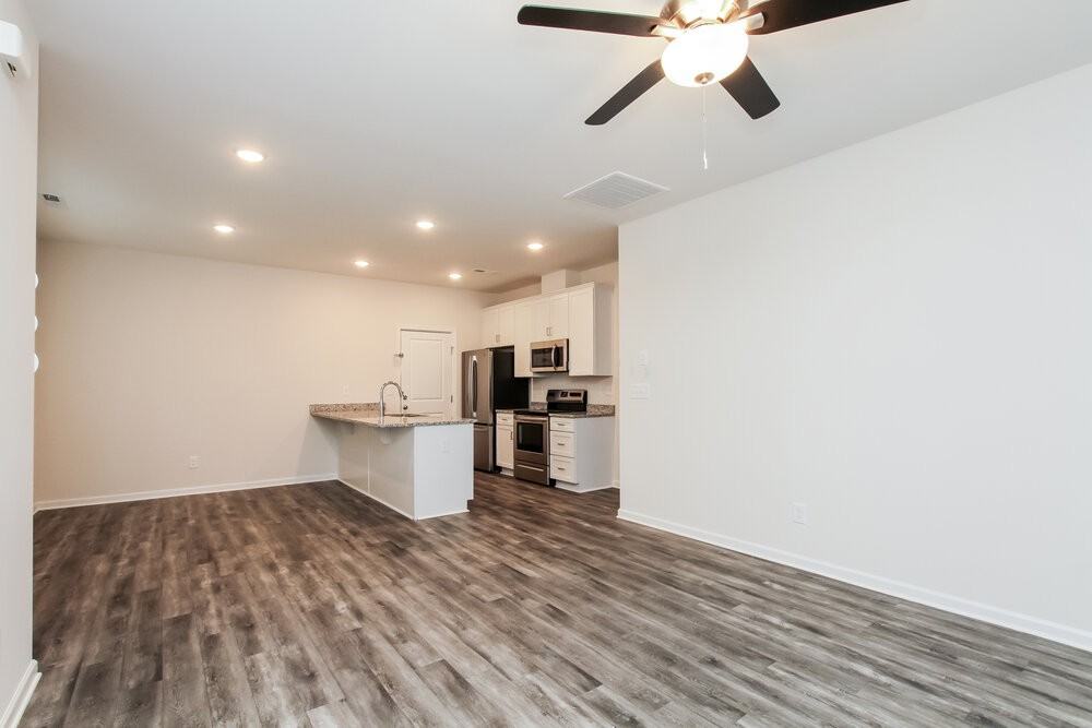 2505 Scott St #2 - Photo 4 of 16