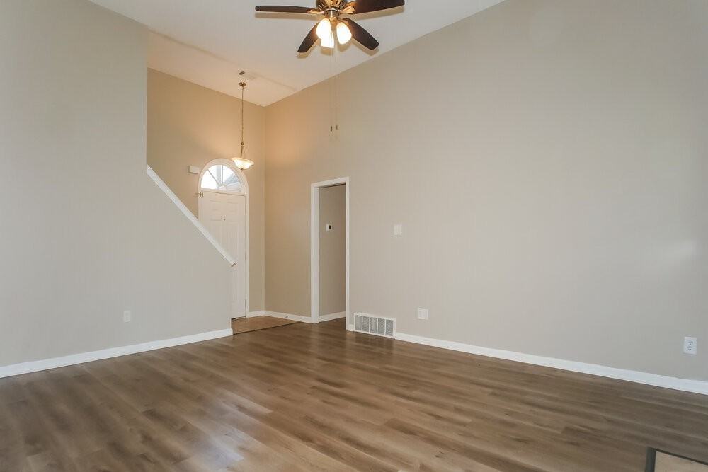 205 Cameron Dr - Photo 5 of 17