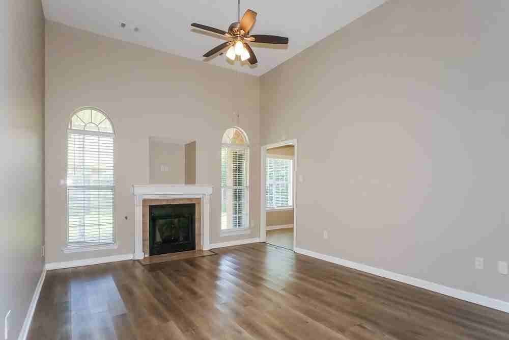 205 Cameron Dr - Photo 6 of 17