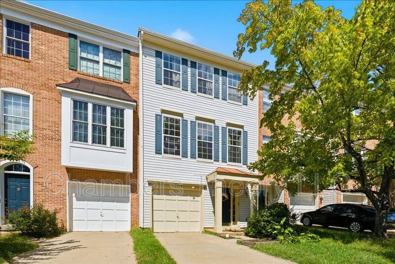 2447 Clover Field Cir - Photo 2 of 39
