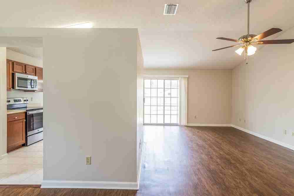 8037 Boonesborough Trl - Photo 4 of 15