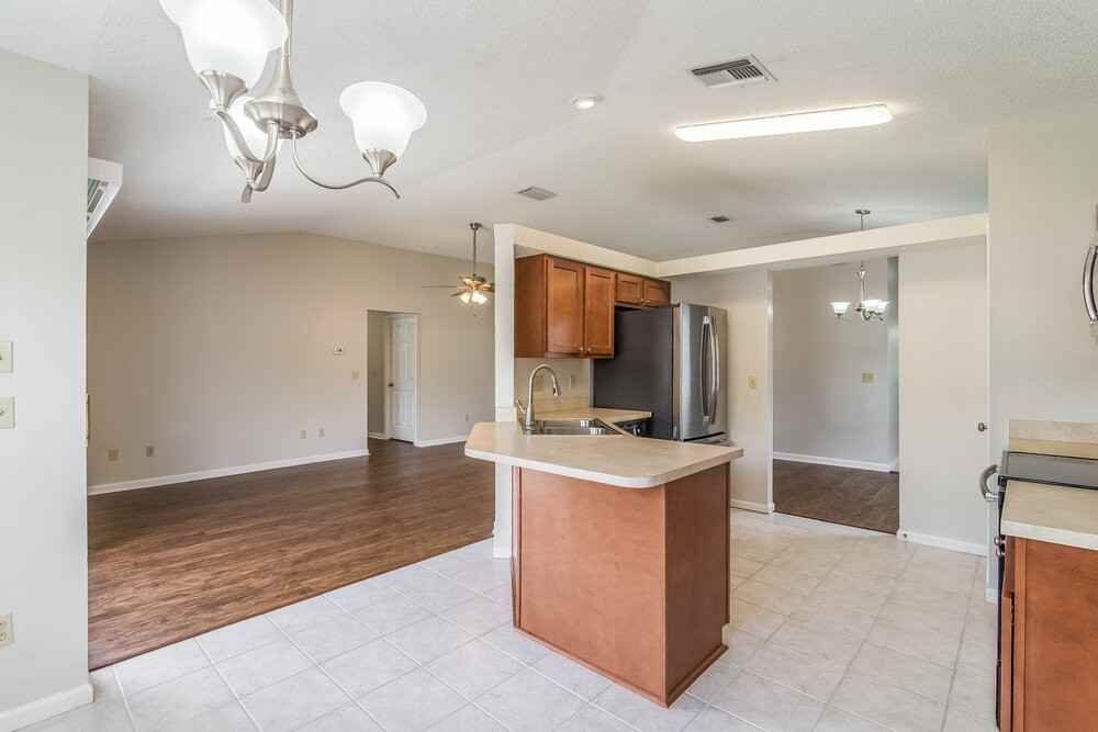 8037 Boonesborough Trl - Photo 6 of 15