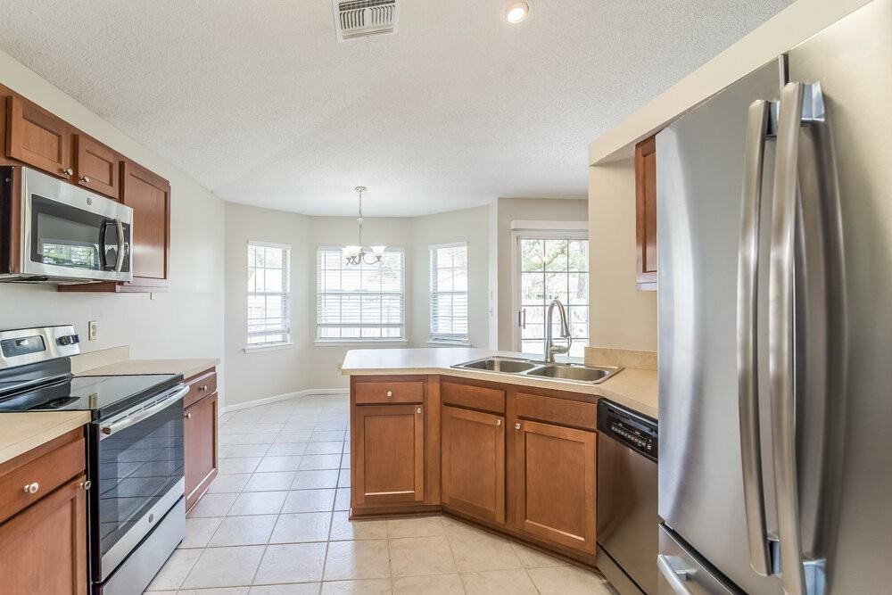 8037 Boonesborough Trl - Photo 7 of 15