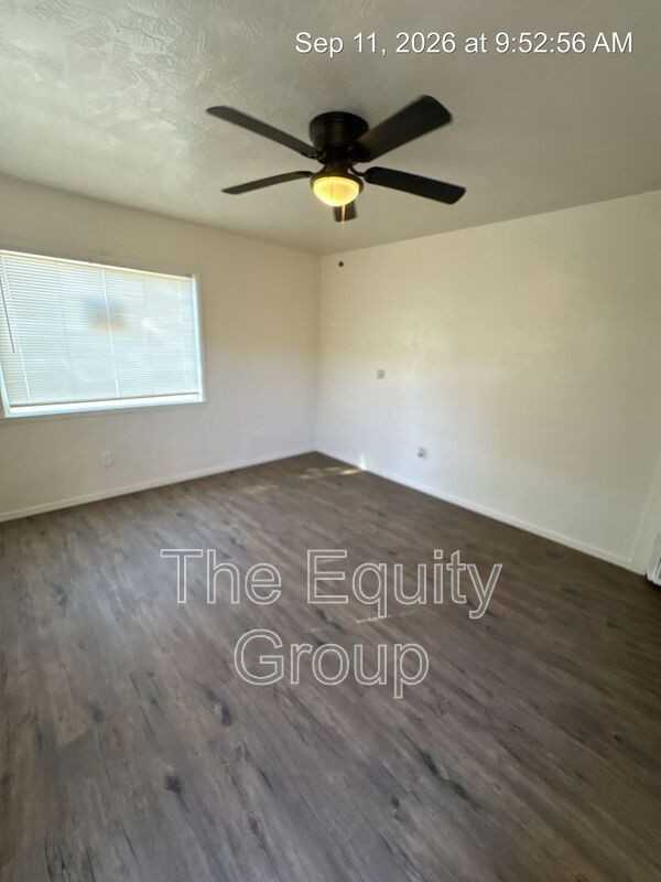 924 W Goshen Ave - Photo 3 of 11