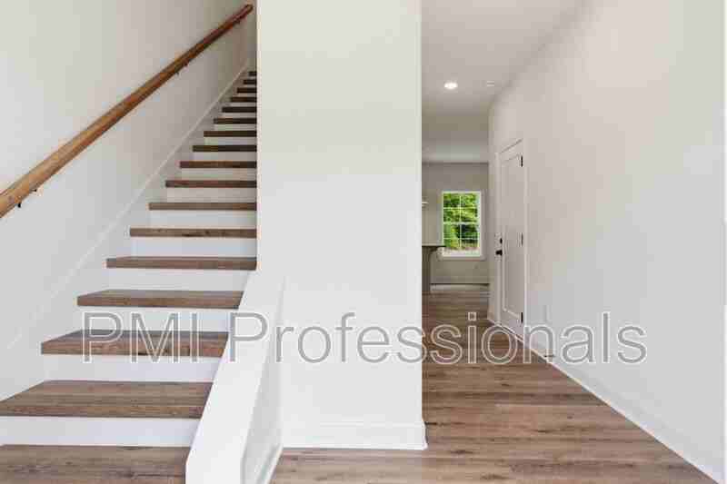 257 Spring St - Photo 5 of 35