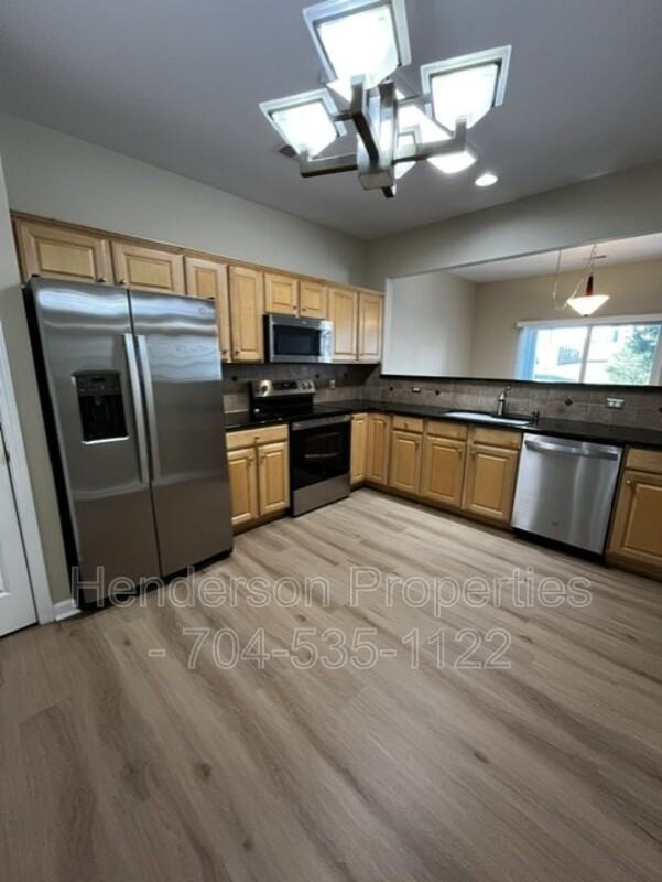 12308 Dunford St - Photo 2 of 25