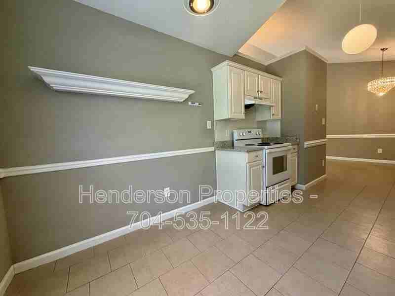 8410 Cullingford Ln - Photo 7 of 20