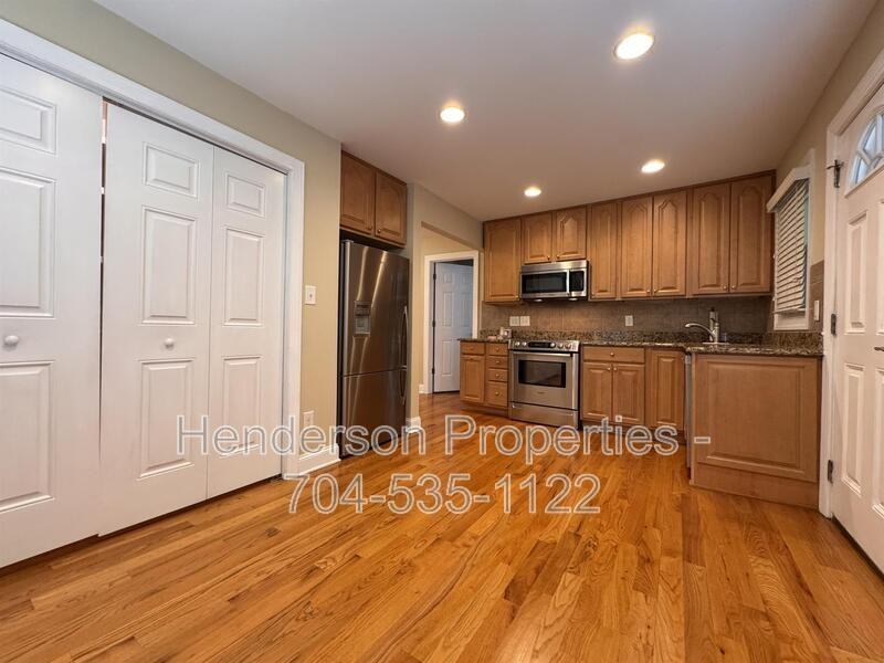 712 Hunter St - Photo 2 of 13