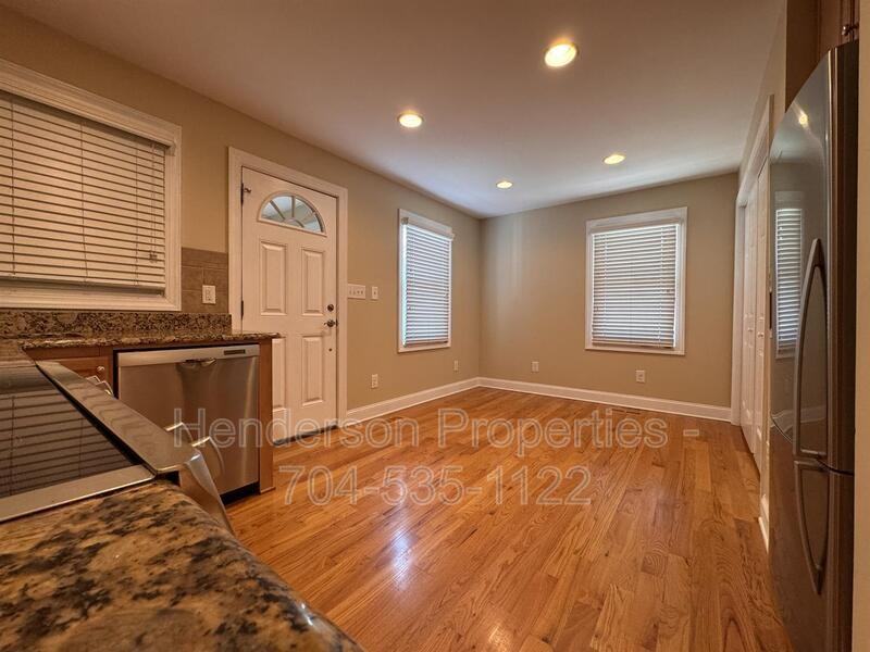 712 Hunter St - Photo 3 of 13