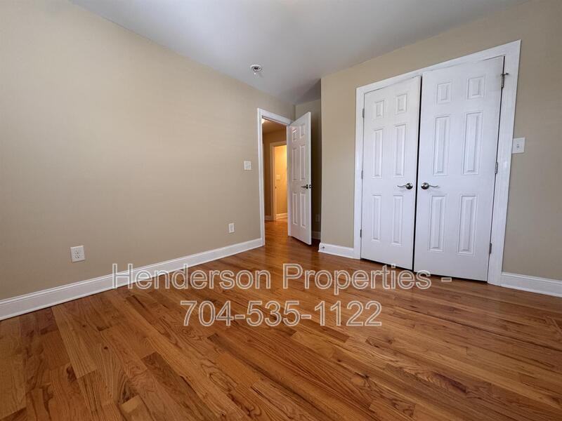 712 Hunter St - Photo 5 of 13