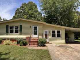 634 N Kelly St - Photo 1 of 1