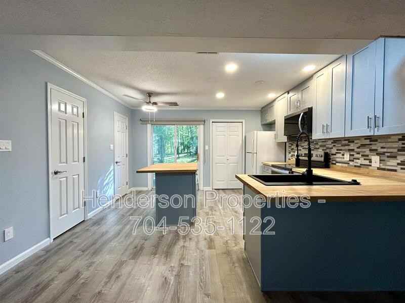 114 Joshua Case Ct - Photo 4 of 17