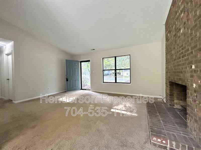 7314 Meadowland Dr - Photo 4 of 12